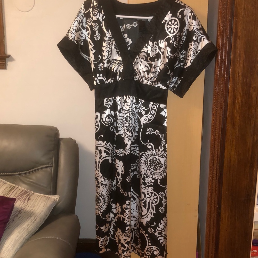 Women’s short sleeve dress
